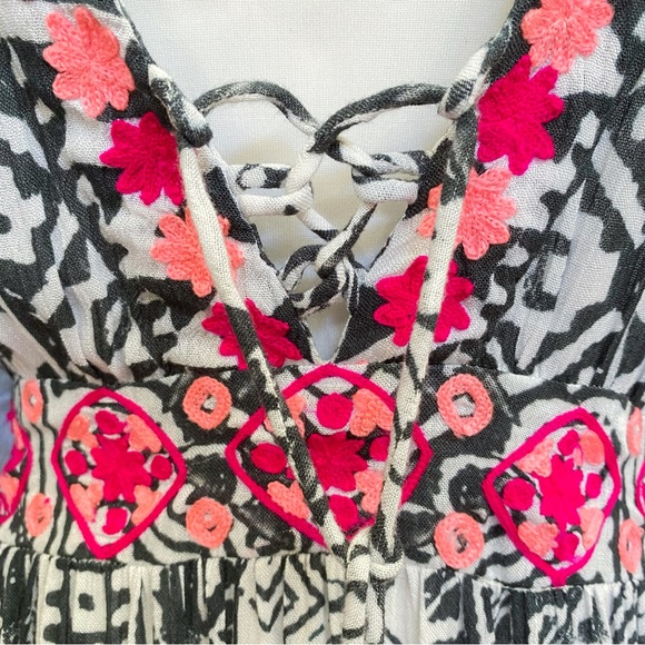 Hemant & Nandita black white pink print lace up v-neck wide sleeve maxi dress - Picture 5 of 12